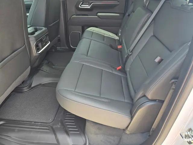 2026 GMC Sierra 1500 Crew Cab, Short Bed, SLT, 4WD