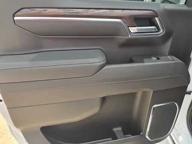 2026 GMC Sierra 1500 Crew Cab, Short Bed, SLT, 4WD
