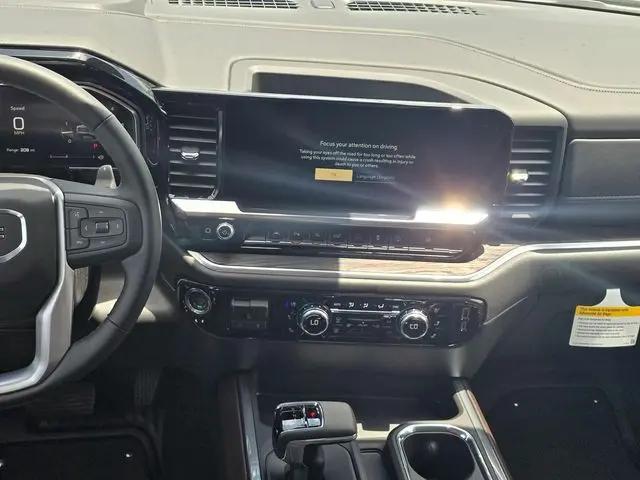 2026 GMC Sierra 1500 Crew Cab, Short Bed, SLT, 4WD