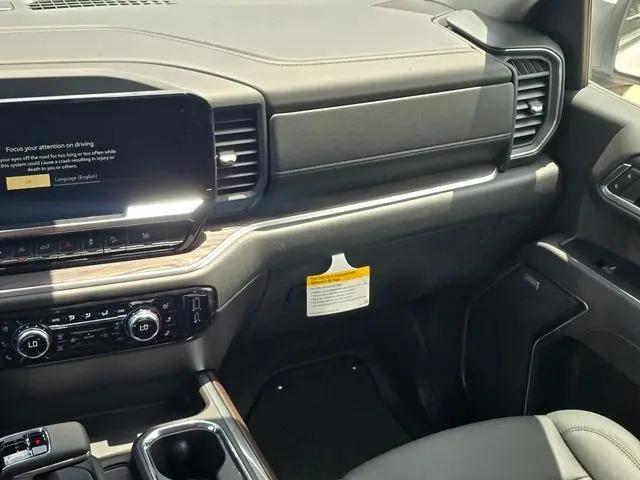 2026 GMC Sierra 1500 Crew Cab, Short Bed, SLT, 4WD