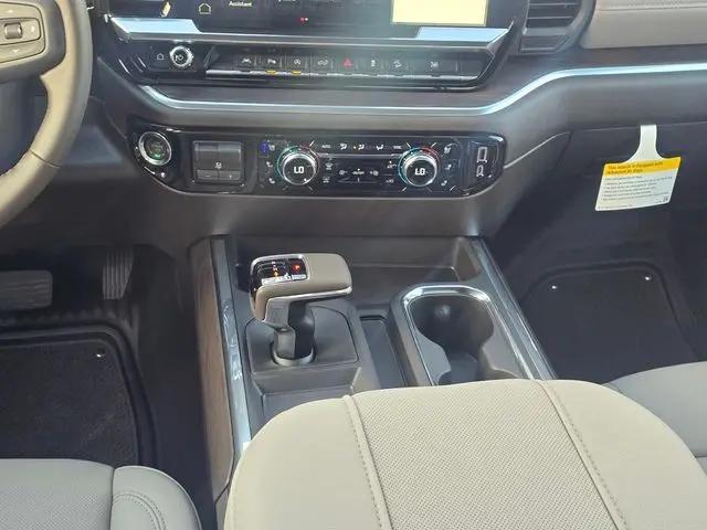 2026 GMC Sierra 1500 Crew Cab, Short Bed, SLT, 4WD