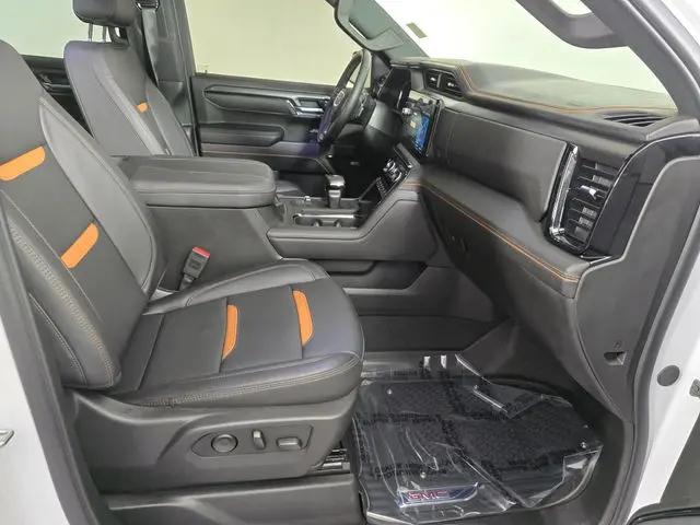 2025 GMC Sierra 1500 4WD Crew Cab Standard Box AT4