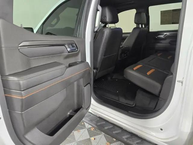 2025 GMC Sierra 1500 4WD Crew Cab Standard Box AT4