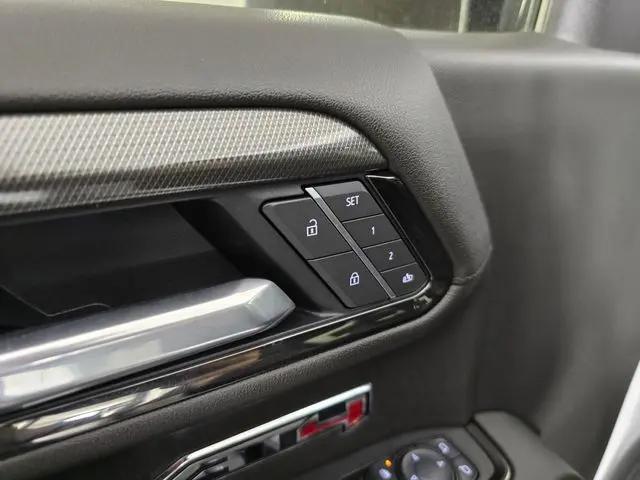 2025 GMC Sierra 1500 4WD Crew Cab Standard Box AT4