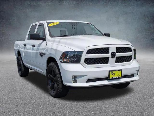 2019 Ram 1500 Classic Express Crew Cab 4x4 5'7" Box for sale in Fox Lake, IL