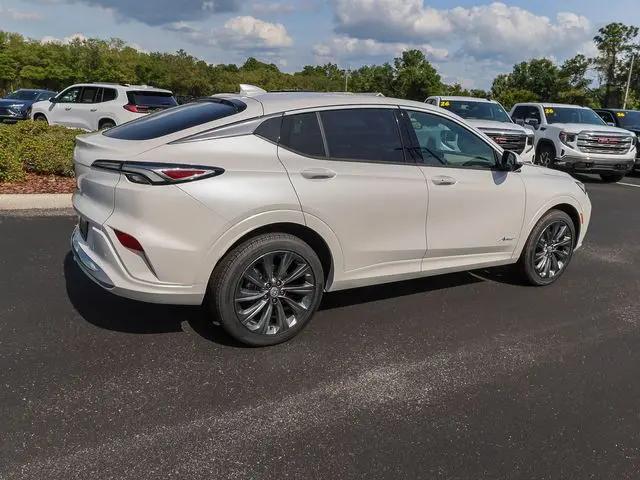 2026 Buick NV Avenir FWD