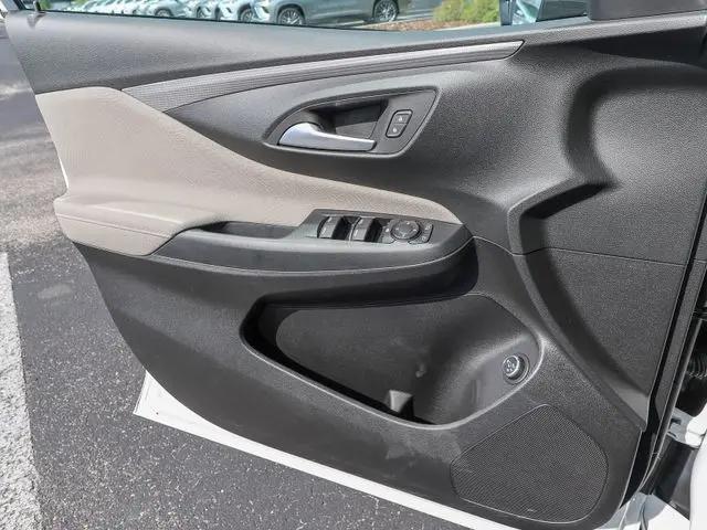 2026 Buick NV Avenir FWD