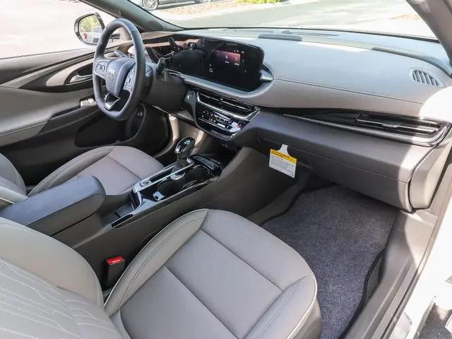2026 Buick NV Avenir FWD