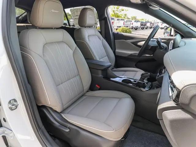 2026 Buick NV Avenir FWD