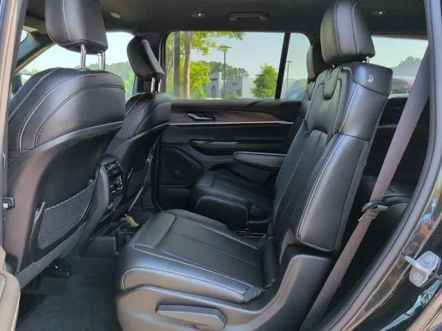 2024 Jeep Grand Cherokee L Limited 4x2