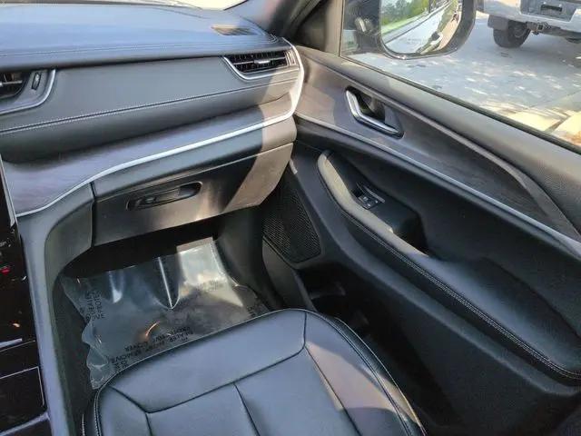 2024 Jeep Grand Cherokee L Limited 4x2