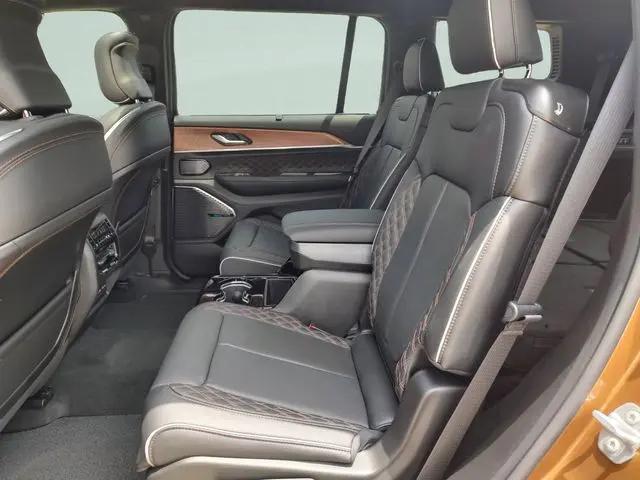 2026 Jeep Grand Cherokee L Summit 4x4