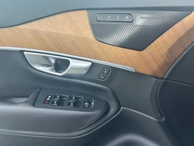 2023 Volvo XC90 B6 Plus 6-Seater
