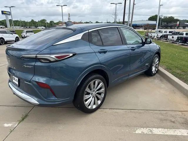 2024 Buick NV Avenir FWD