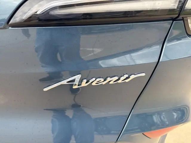 2024 Buick NV Avenir FWD