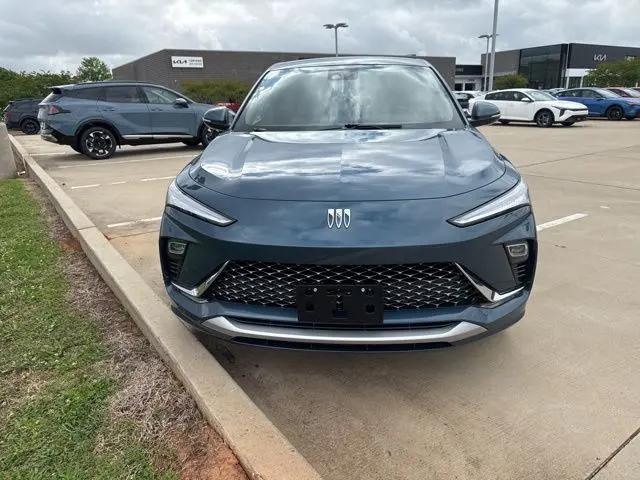 2024 Buick NV Avenir FWD
