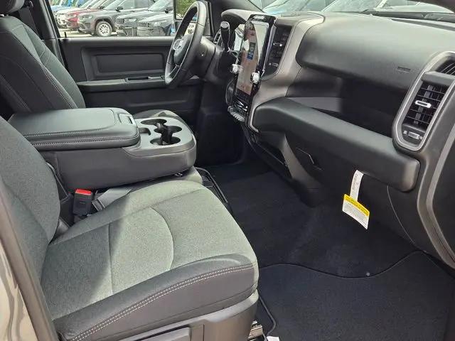 2026 Ram 2500 Black Express Crew Cab 4x4 6'4" Box