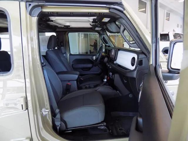 2025 Jeep Wrangler 4-Door Summit 4x4