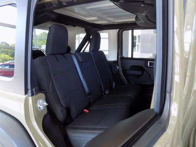 2025 Jeep Wrangler 4-Door Summit 4x4