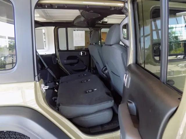 2025 Jeep Wrangler 4-Door Summit 4x4