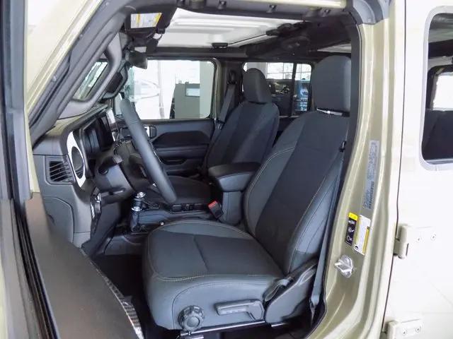 2025 Jeep Wrangler 4-Door Summit 4x4