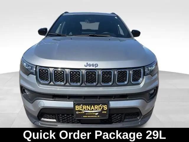 2023 Jeep Compass Latitude Lux FWD