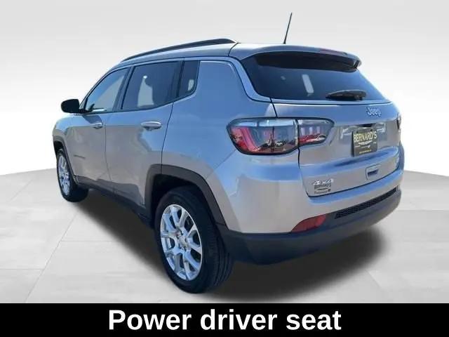 2023 Jeep Compass Latitude Lux FWD