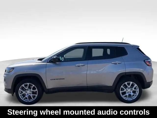 2023 Jeep Compass Latitude Lux FWD