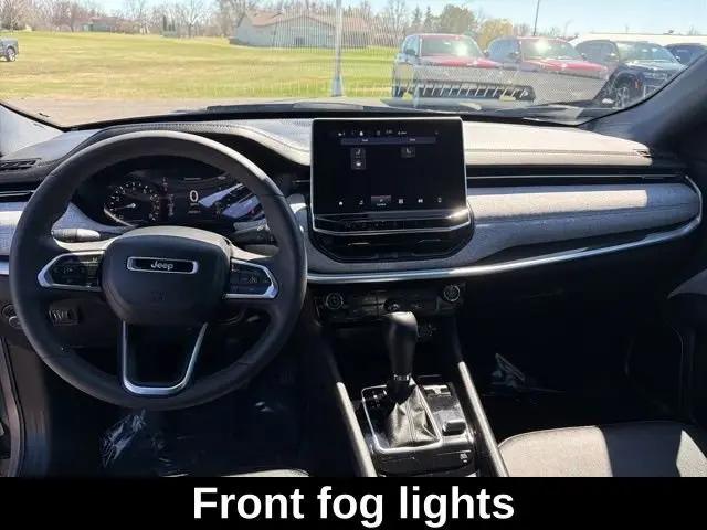 2023 Jeep Compass Latitude Lux FWD