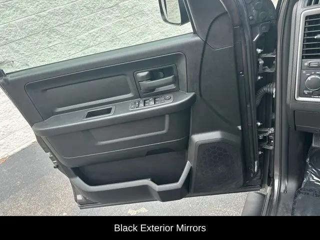 2024 Ram 1500 Classic Tradesman Crew Cab 4x4 5'7" Box