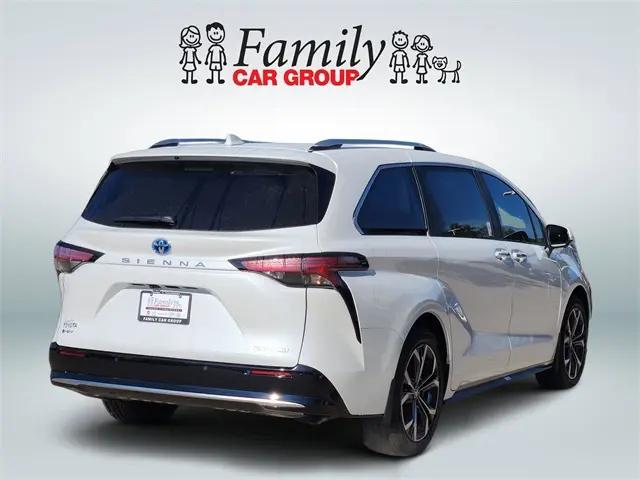 2025 Toyota Sienna Platinum