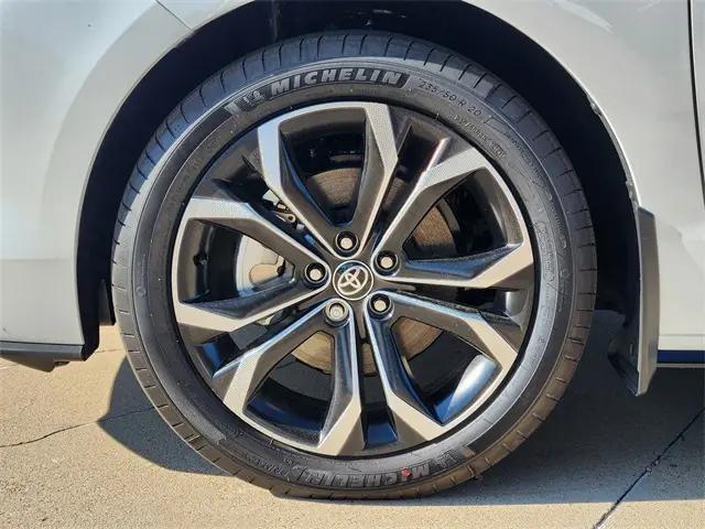 2025 Toyota Sienna Platinum