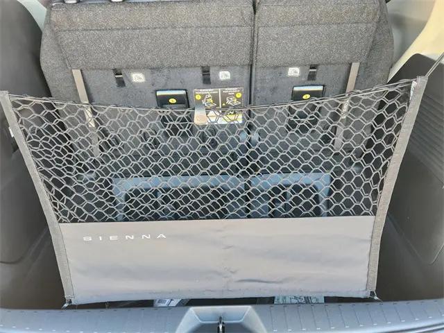 2025 Toyota Sienna Platinum