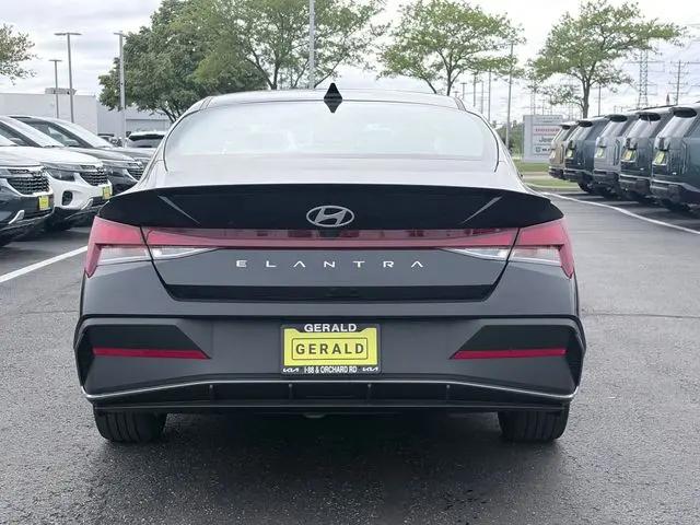2025 Hyundai Elantra SEL Sport