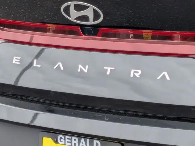 2025 Hyundai Elantra SEL Sport