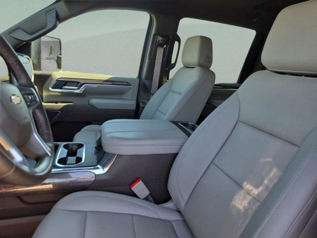 2026 Chevrolet Silverado 3500HD Crew Cab, Long Bed, LTZ Dual Rear Wheel, RWD