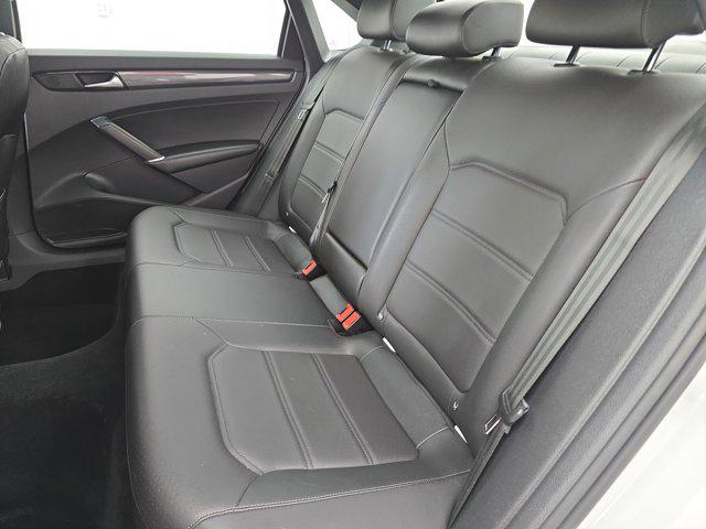 2021 Volkswagen Passat 2.0T R-Line