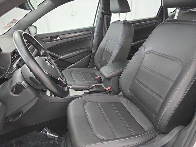 2021 Volkswagen Passat 2.0T R-Line