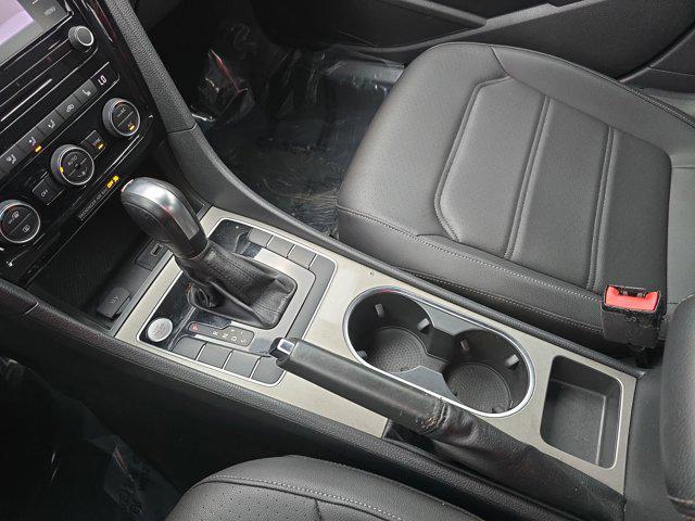 2021 Volkswagen Passat 2.0T R-Line