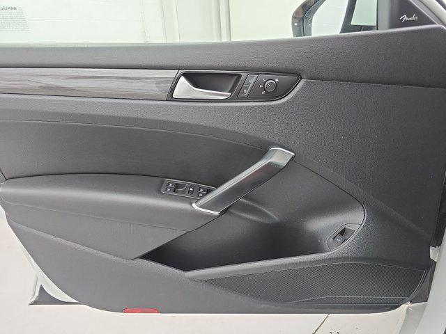 2021 Volkswagen Passat 2.0T R-Line