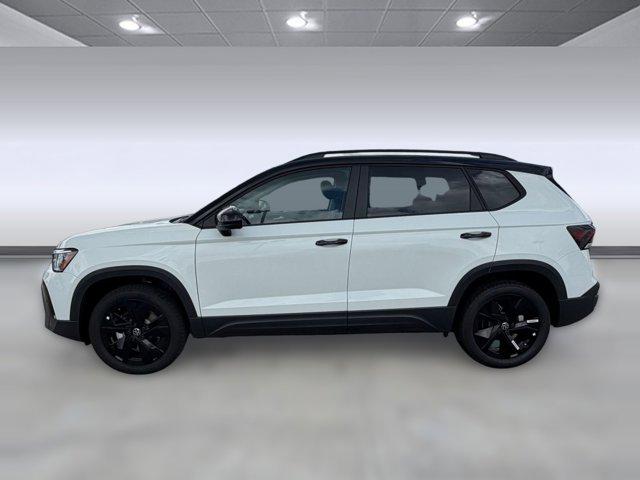 2026 Volkswagen Taos SE Black