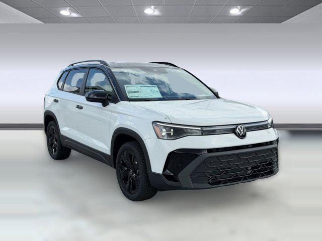2026 Volkswagen Taos SE Black