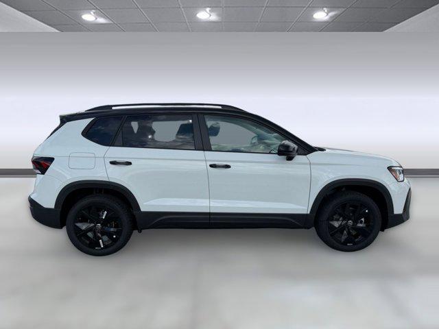2026 Volkswagen Taos SE Black