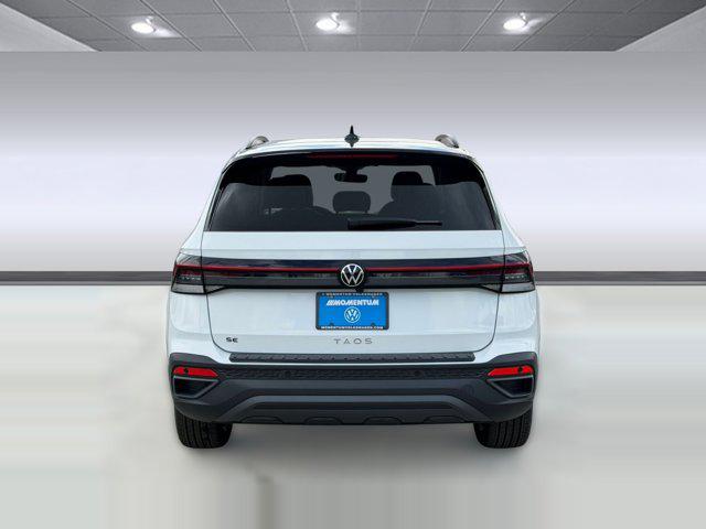 2026 Volkswagen Taos SE Black