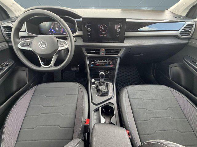 2026 Volkswagen Taos SE Black