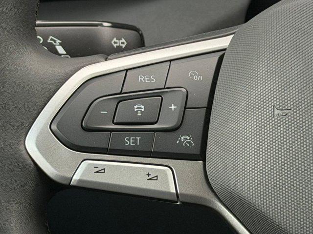 2026 Volkswagen Taos SE Black