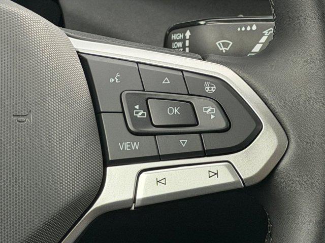 2026 Volkswagen Taos SE Black