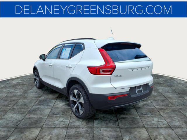 2023 Volvo XC40 B5 Plus Dark Theme
