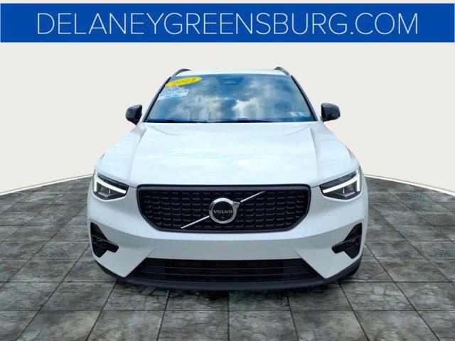 2023 Volvo XC40 B5 Plus Dark Theme
