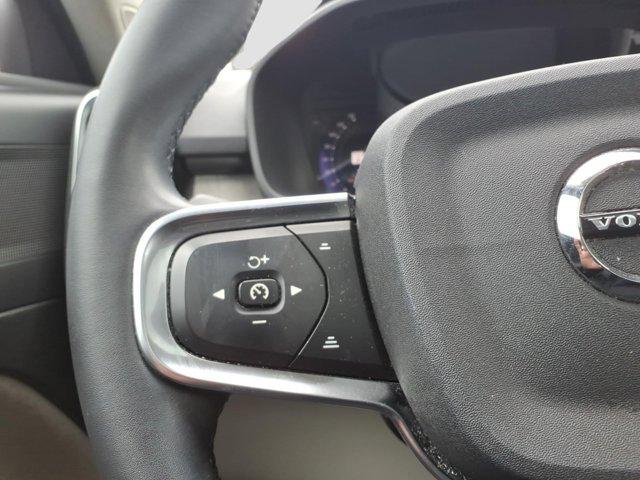 2023 Volvo XC40 B5 Plus Dark Theme